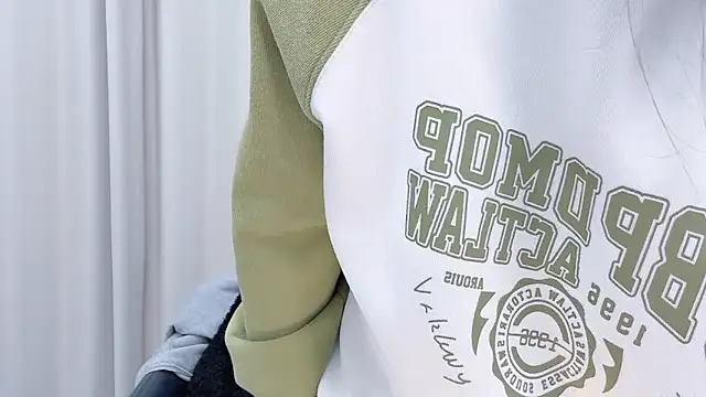 Snapshot of chloe-01 chatting on January 19, 2025, 4:22 am chloe-01 online show from January 19, 2025, 4:22 am