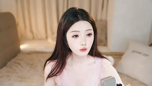 Snapshot of Eimile chatting on March 3, 2025, 2:59 pm Eimile online show from March 3, 2025, 2:59 pm