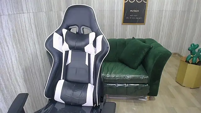 Snapshot of Bela_t_ chatting on December 5, 2024, 7:49 pm Bela t online show from December 5, 2024, 7:49 pm