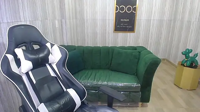 Snapshot of Bela_t_ chatting on December 6, 2024, 5:33 pm Bela t online show from December 6, 2024, 5:33 pm