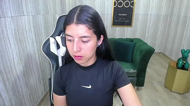 Snapshot of Bela_t_ chatting on December 9, 2024, 4:37 pm Bela t online show from December 9, 2024, 4:37 pm