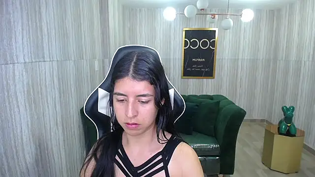 Snapshot of Bela_t_ chatting on December 14, 2024, 9:13 pm Bela t online show from December 14, 2024, 9:13 pm