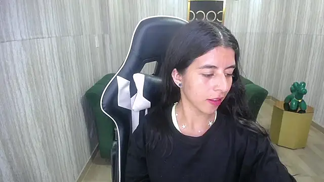 Snapshot of Bela_t_ chatting on December 19, 2024, 6:12 pm Bela t online show from December 19, 2024, 6:12 pm