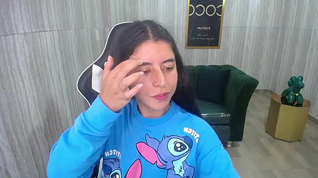 Snapshot of Bela_t_ chatting on December 20, 2024, 7:28 pm Bela t online show from December 20, 2024, 7:28 pm