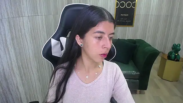 Snapshot of Bela_t_ chatting on December 21, 2024, 4:25 pm Bela t online show from December 21, 2024, 4:25 pm