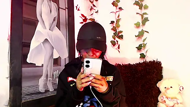 Snapshot of sofi_soft_ chatting on January 4, 2025, 2:14 am sofi soft  online show from January 4, 2025, 2:14 am