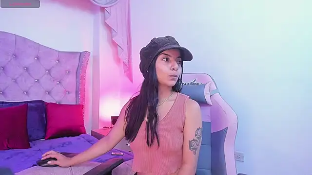 Snapshot of sofi_soft_ chatting on February 11, 2025, 7:16 pm sofi soft  online show from February 11, 2025, 7:16 pm