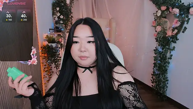 mei honey  online show from December 18, 2024, 5:31 pm