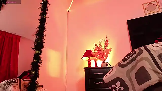 Pauilina online show from December 15, 2024, 1:35 am