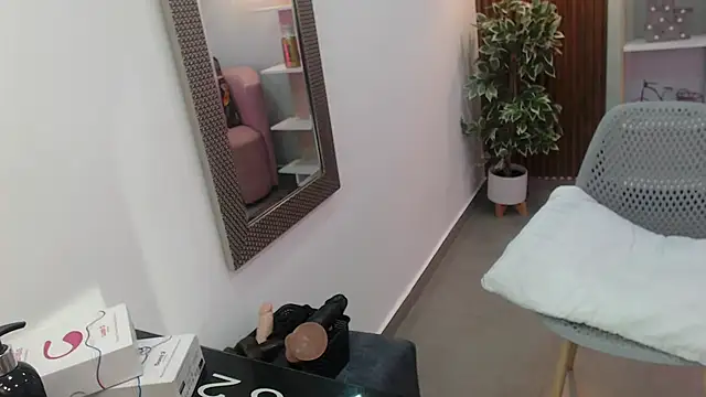 Dalila Sky online show from March 25, 2026, 6:03 pm