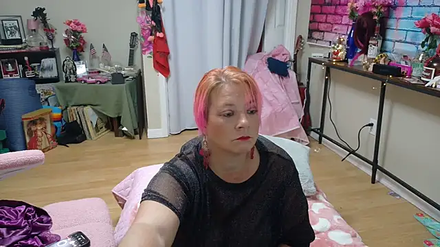 Luna1984 online show from September 30, 2025, 11:21 pm