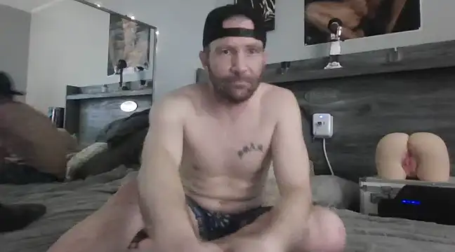 Snapshot of Edward_LongCock chatting on January 21, 2025, 7:58 am Edward LongCock online show from January 21, 2025, 7:58 am