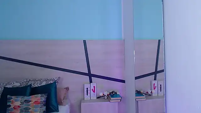 violeta leon online show from January 5, 2025, 6:13 am