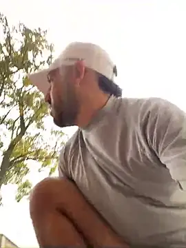 JuanZapata33 online show from December 3, 2024, 5:45 pm