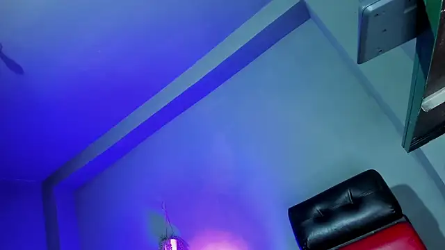 Snapshot of Travistanner_28 chatting on September 21, 2025, 4:03 am Travistanner 28 online show from September 21, 2025, 4:03 am