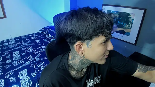 Snapshot of Travistanner_28 chatting on November 8, 2025, 5:01 pm Travistanner 28 online show from November 8, 2025, 5:01 pm