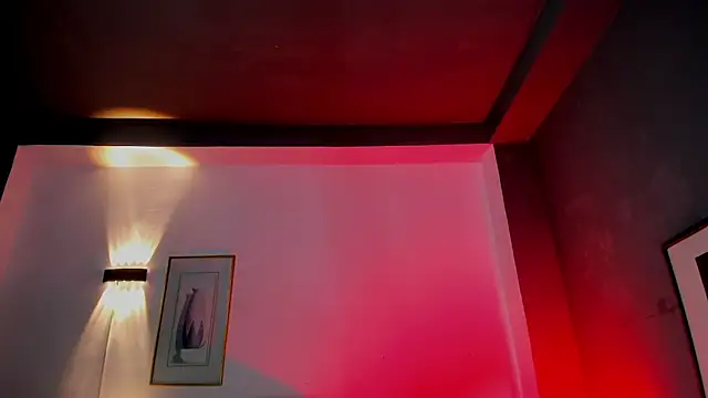 Travistanner 28 online show from December 14, 2025, 4:34 pm