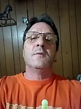 Sexyaron89285 online show from May 13, 2026, 3:59 am
