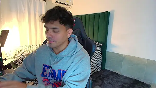 man dur07 online show from December 22, 2025, 9:01 pm