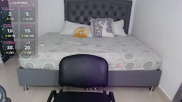 Snapshot of pamela_ chatting on December 18, 2024, 2:21 am pamela  online show from December 18, 2024, 2:21 am