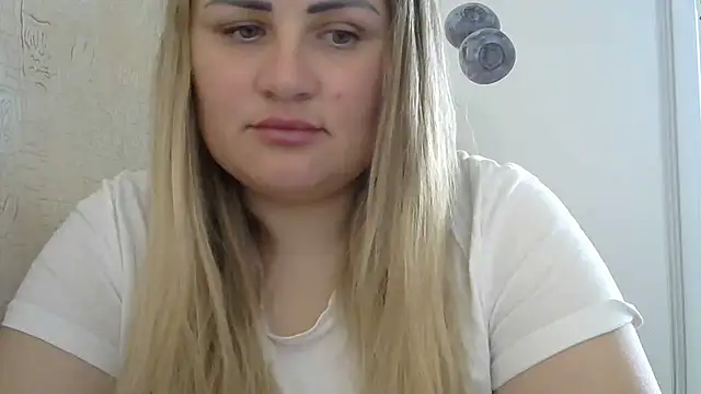 Snapshot of Honeydew-Waves chatting on May 25, 2026, 6:08 am Honeydew-Waves online show from May 25, 2026, 6:08 am