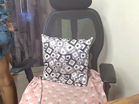 CUTE princess 143 online show from September 25, 2025, 12:09 pm