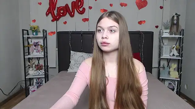 LaraPika online show from February 19, 2026, 6:31 am