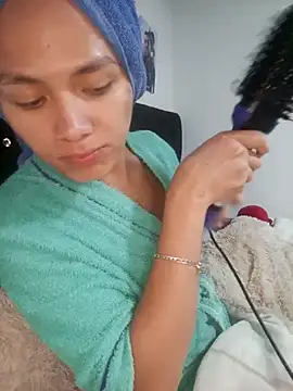 giuliana andrade online show from October 10, 2025, 1:37 am