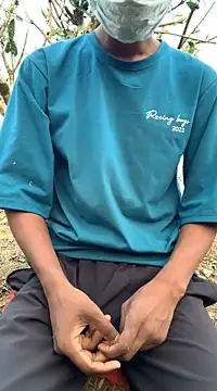 Snapshot of ShroveRising chatting on January 23, 2025, 10:43 am ShroveRising online show from January 23, 2025, 10:43 am