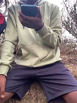 Snapshot of ShroveRising chatting on January 28, 2025, 11:17 am ShroveRising online show from January 28, 2025, 11:17 am