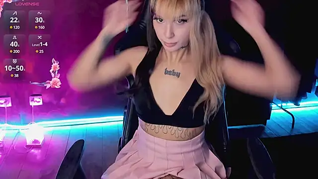 Snapshot of MilaAsh chatting on March 11, 2025, 6:53 am MilaAsh online show from March 11, 2025, 6:53 am