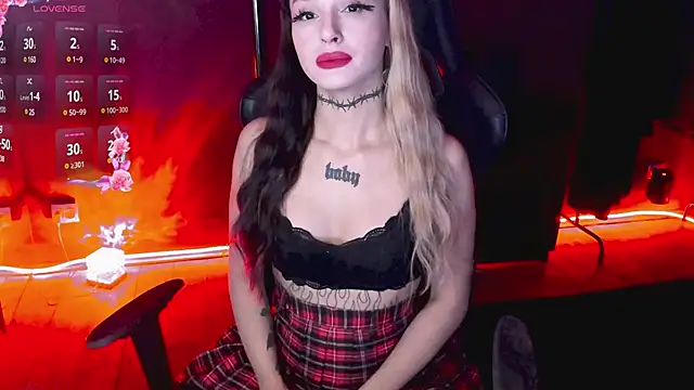 Snapshot of MilaAsh chatting on March 14, 2025, 9:46 am MilaAsh online show from March 14, 2025, 9:46 am