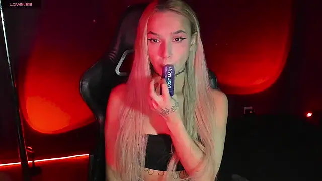 Snapshot of MilaAsh chatting on October 1, 2025, 4:29 am MilaAsh online show from October 1, 2025, 4:29 am