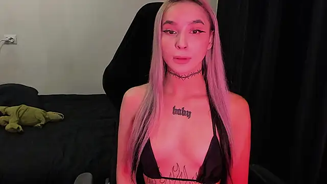 Snapshot of MilaAsh chatting on February 16, 2026, 5:14 am MilaAsh online show from February 16, 2026, 5:14 am