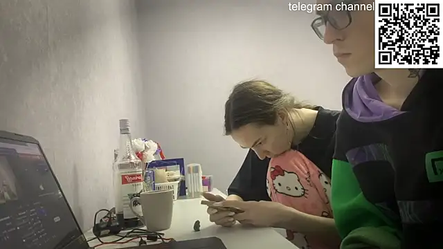 Alex17am online show from December 14, 2025, 1:38 pm