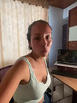 yaralyminjo2 online show from January 9, 2025, 10:52 pm