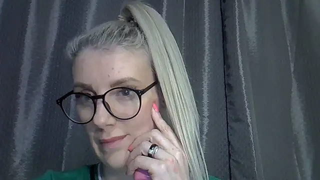 Snapshot of Pabonya91 chatting on March 15, 2025, 10:33 pm Pabonya91 online show from March 15, 2025, 10:33 pm