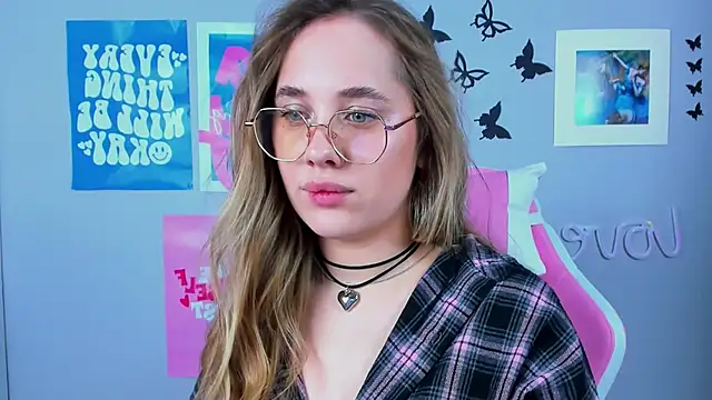 MiaMilas online show from February 4, 2025, 8:46 am