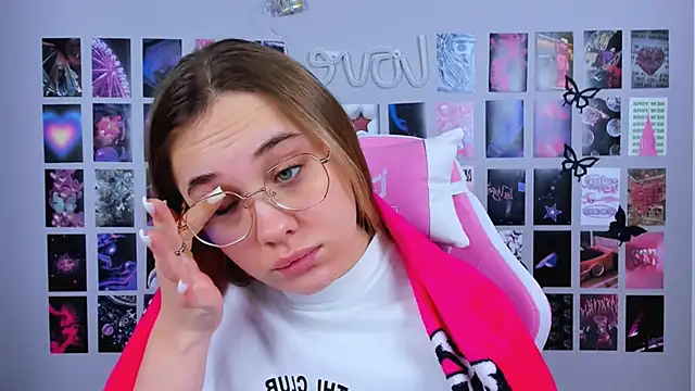 MiaMilas online show from February 8, 2025, 5:40 am