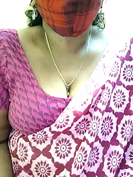 Snapshot of mallu-sumi chatting on February 12, 2025, 12:48 am mallu-sumi online show from February 12, 2025, 12:48 am
