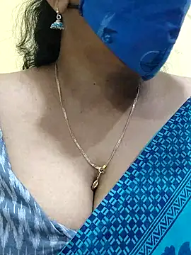 Snapshot of mallu-sumi chatting on March 6, 2025, 2:51 pm mallu-sumi online show from March 6, 2025, 2:51 pm
