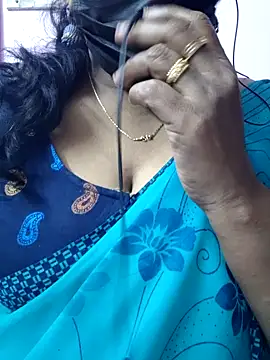 mallu-sumi online show from December 20, 2025, 4:58 pm