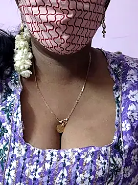 Snapshot of mallu-sumi chatting on May 20, 2026, 7:20 pm mallu-sumi online show from May 20, 2026, 7:20 pm