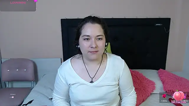 May Carlier online show from February 19, 2025, 8:41 pm