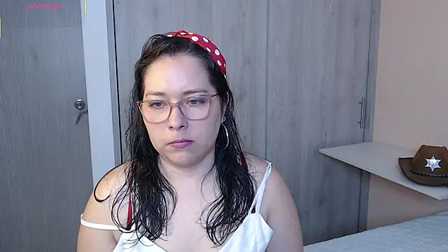 May Carlier online show from October 11, 2025, 8:29 pm