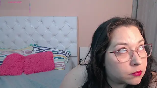 May Carlier online show from December 1, 2025, 3:11 am