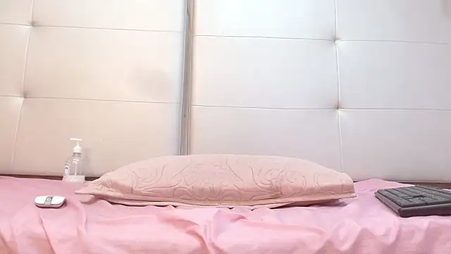 Alisson Freckles online show from December 13, 2024, 3:49 am