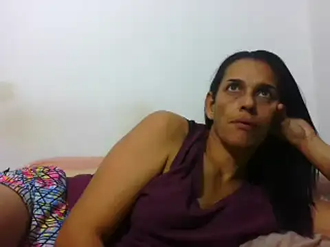 latinbrunettet online show from January 9, 2025, 1:02 pm