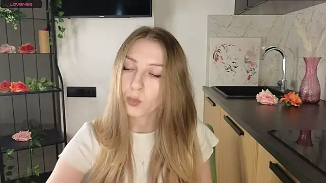 Snapshot of BreckAngwin chatting on March 12, 2025, 5:13 am BreckAngwin online show from March 12, 2025, 5:13 am