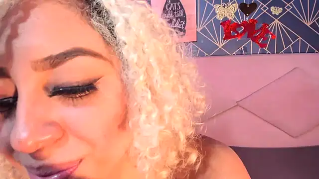 Lucy White   online show from March 14, 2025, 9:21 pm